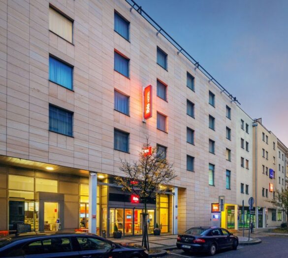 ilustracni foto ACCOR 02w