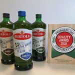 Italienische Verbraucher belohnen BERTOLLI® Olivenöl extra vergine / Zum dritten Mal in Folge wurden BERTOLLI® Gentile, Fragrante und Robusto mit dem Quality Award ausgezeichnet/ BERTOLLI® Gentile, Fragrante und Robusto wurden mit dem Quality Award 2018 ausgezeichnet / Copyright: deOleo; Abdruck kostenfrei gestattet. Weiterer Text über ots und www.presseportal.de/nr/130050 / Die Verwendung dieses Bildes ist für redaktionelle Zwecke honorarfrei. Veröffentlichung bitte unter Quellenangabe: "obs/deOleo Deutschland GmbH"