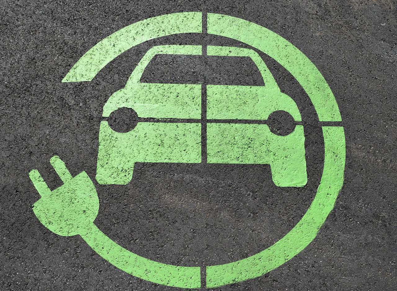 Češi vyvinuli unikátní rychlonabíječky pro elektromobily. electric-charge-2301604_1280