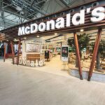 Das neue McDonald's Flagship-Restaurant am Flughafen Frankfurt. Weiterer Text über ots und www.presseportal.de/pm/52942 / Die Verwendung dieses Bildes ist für redaktionelle Zwecke honorarfrei. Veröffentlichung bitte unter Quellenangabe: "obs/McDonald's Deutschland"