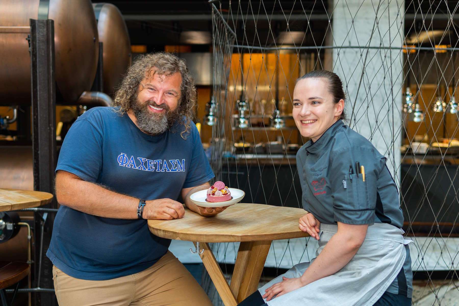 Dobropečení s Josefem Maršálkem v restauraci Červený jelen 06 Josef Maršálek a Klára Řezníčková