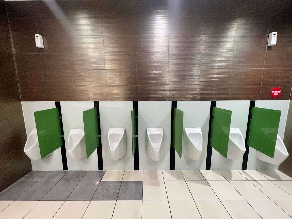 Jak v podniku šetřit za vodu i úklid? ecostep